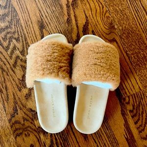 Jenni Kayne slippers brand new never worn size 36